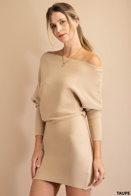 VISCOS ASYMMETRIC KNITTED TOP