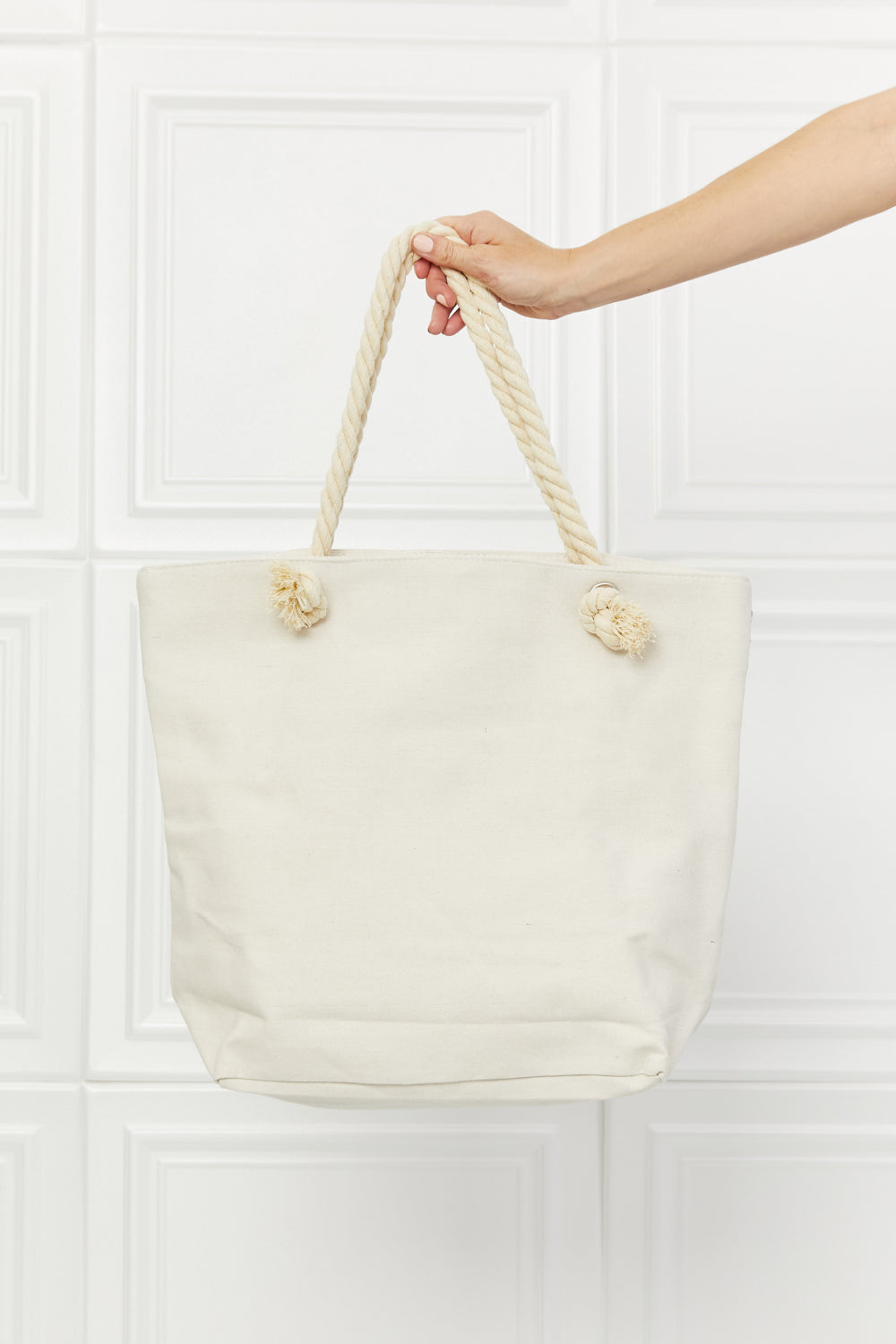 Justin Taylor Picnic Date Tassle Tote Bag- ONLINE ONLY- 2-7 DAY SHIPPING